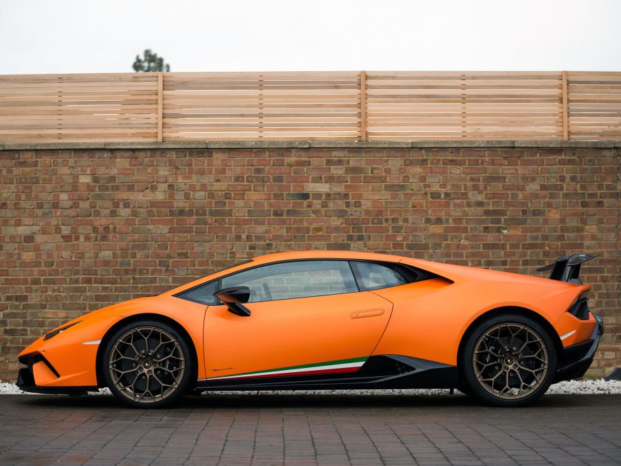  Lamborghini Huracan Performante (LB724) 2017 года  (UK) (фото 23 из 24)